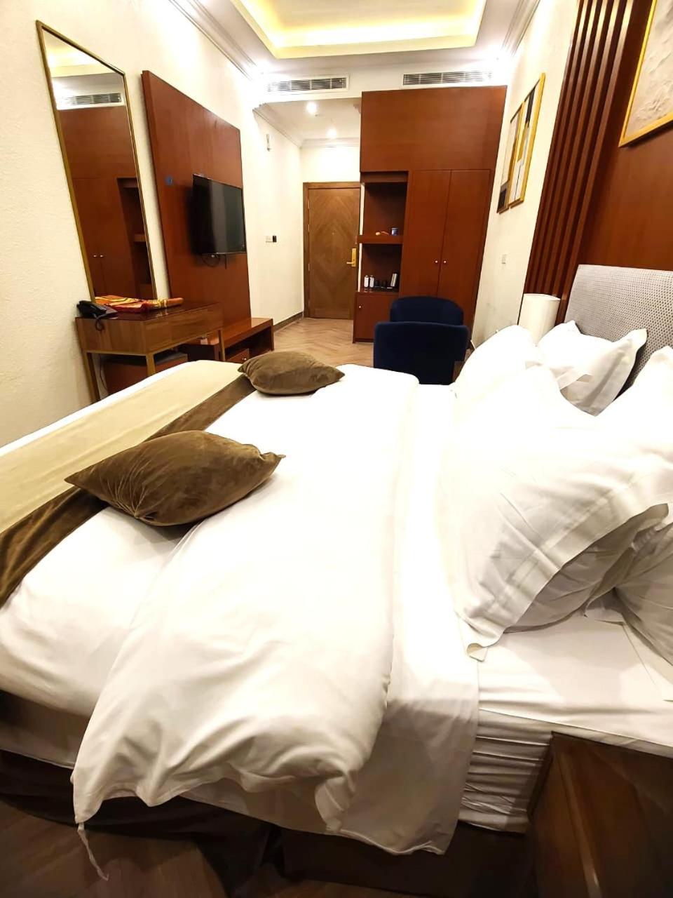 Smayah Hotel Рияд Екстериор снимка